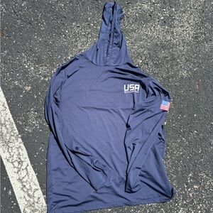 Vineyard vines performance hoodie shirt